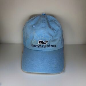 Vineyard vines hat with adjustable strap light blue